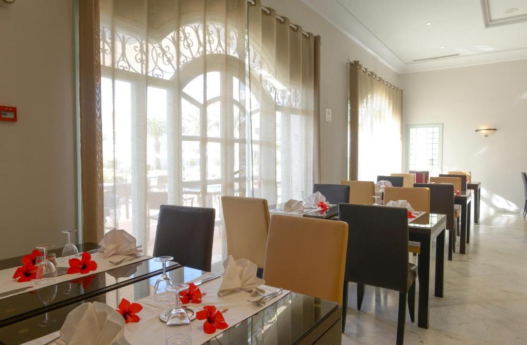 Flora Park - Adult Only