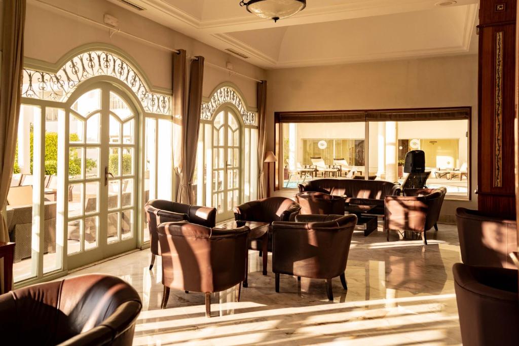 Flora Park - Adult Only